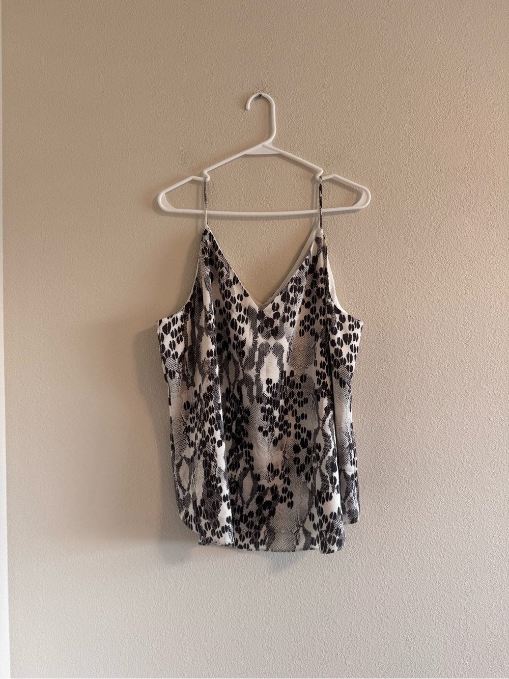 Express Black and White Snake-Print V-Neck Cami Top